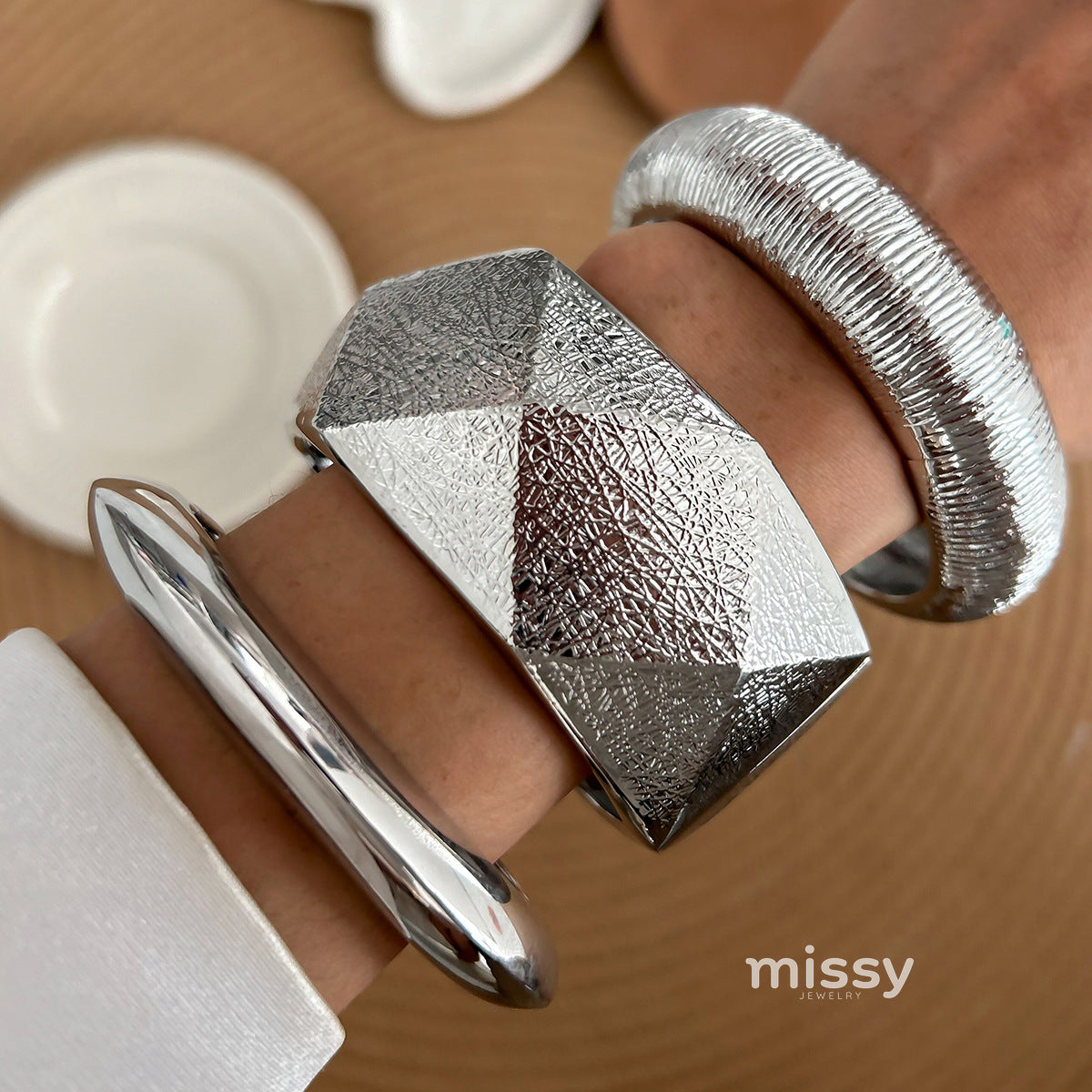 Allie Statement Geometric Bracelet [VFEDS9DH]