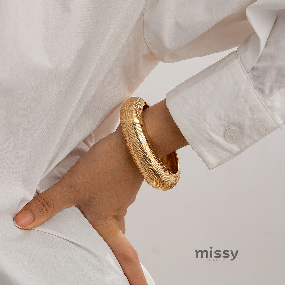 Allie Statement Geometric Bracelet [TS93DU1S]