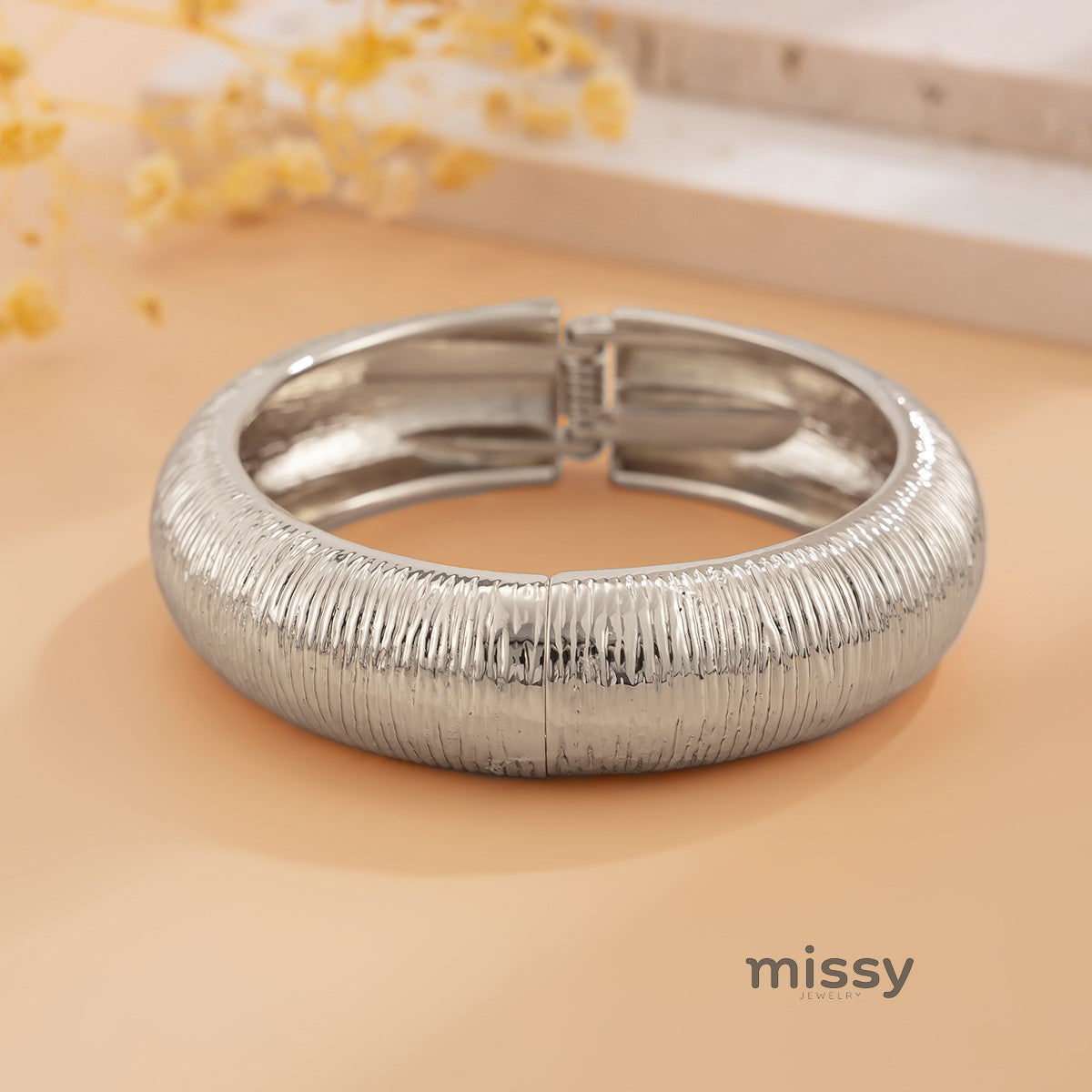 Allie Statement Geometric Bracelet [FIHEDG0F]