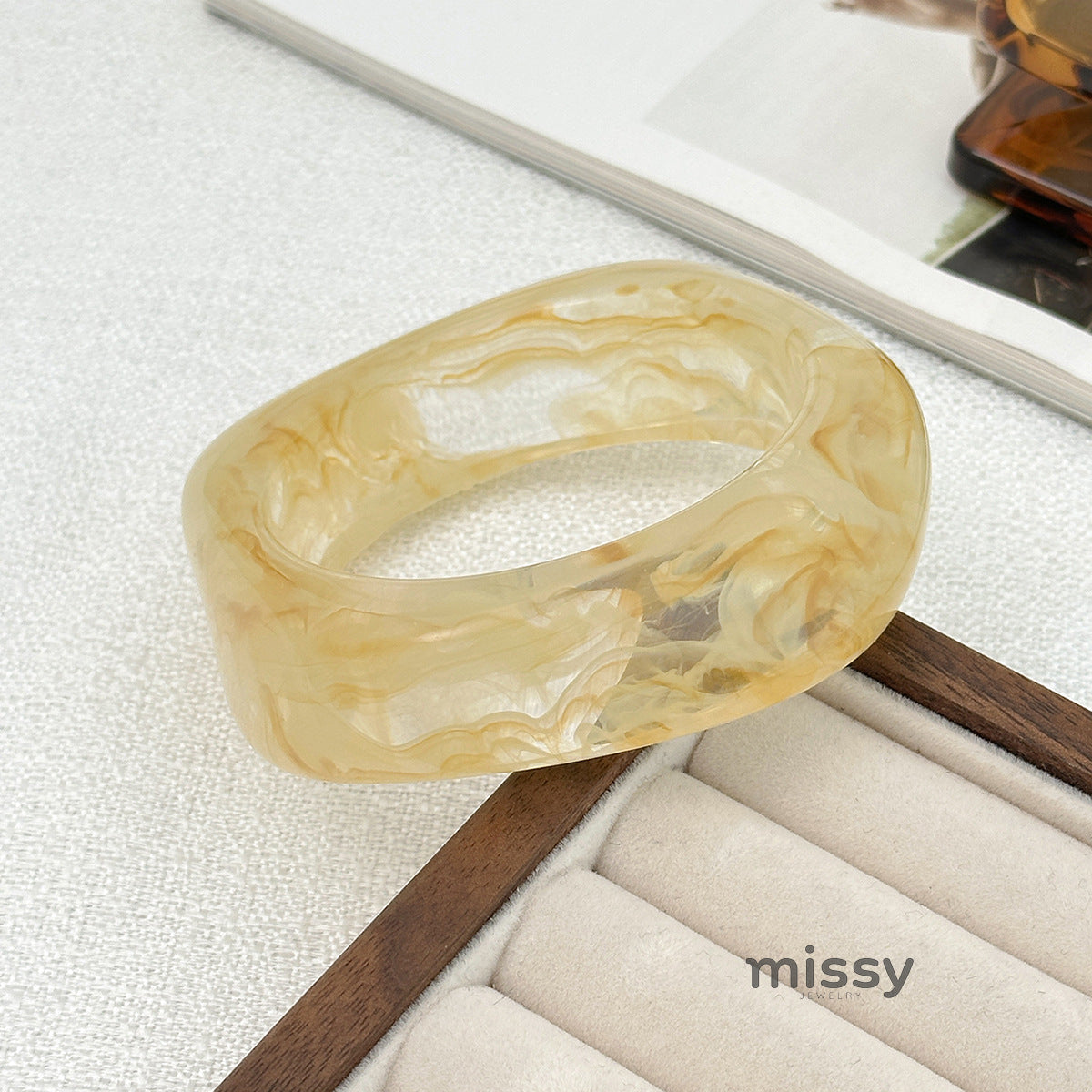 Aloni Marbled Acrylic Bracelet [OL7WAUUZ]