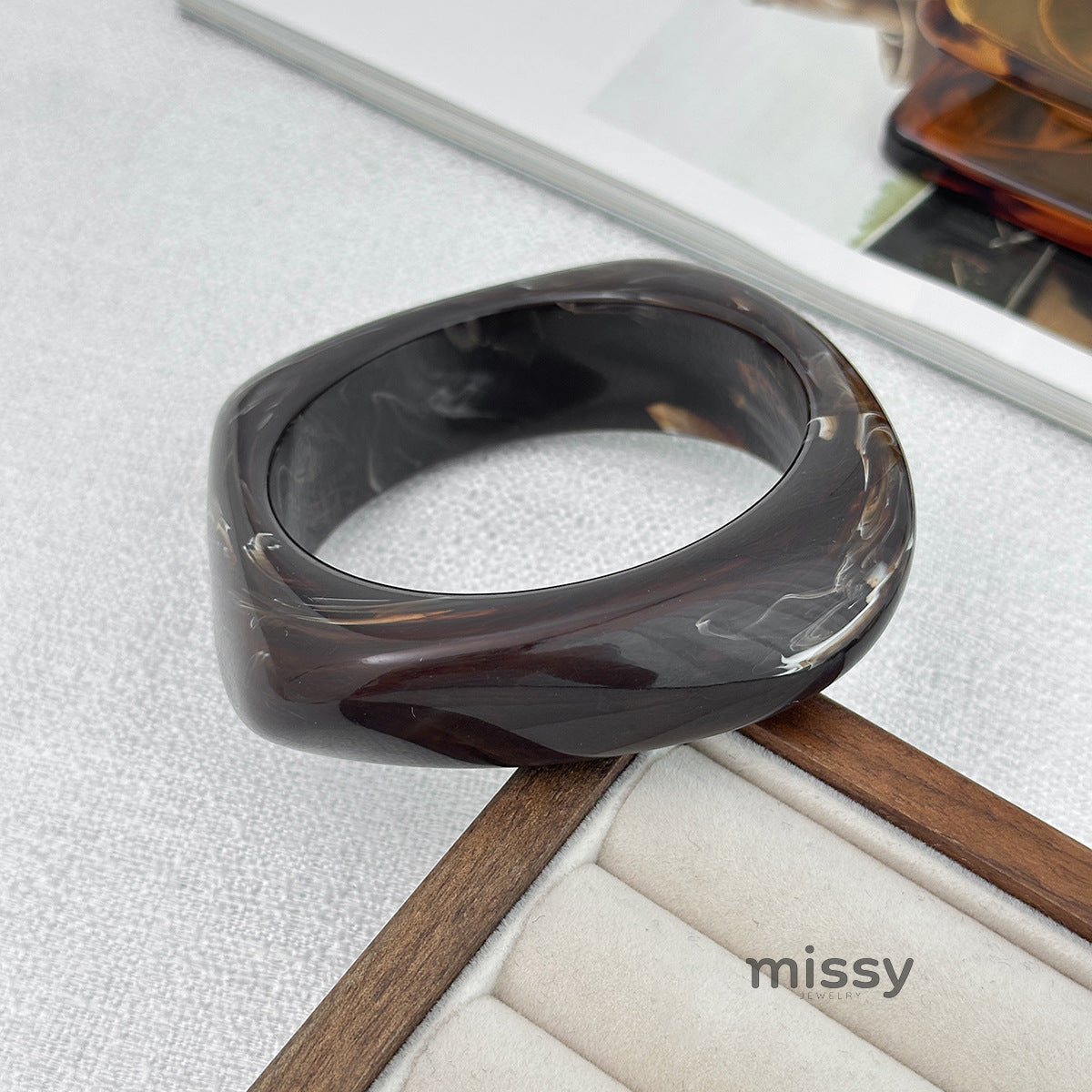 Aloni Marbled Acrylic Bracelet [ZA49BVWD]