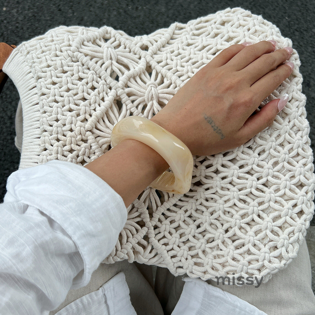 Aloni Marbled Acrylic Bracelet [A7WM1BVR]