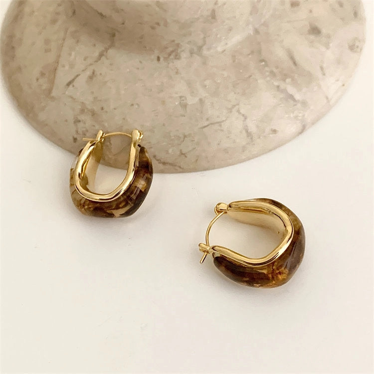 Amber Geometric Stud Earrings [QDIDOIS0]