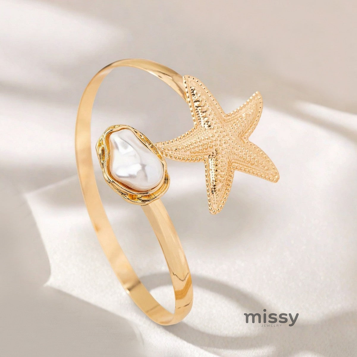 Ameerah Starfish Pearl Arm Cuff [5X17KV2S]