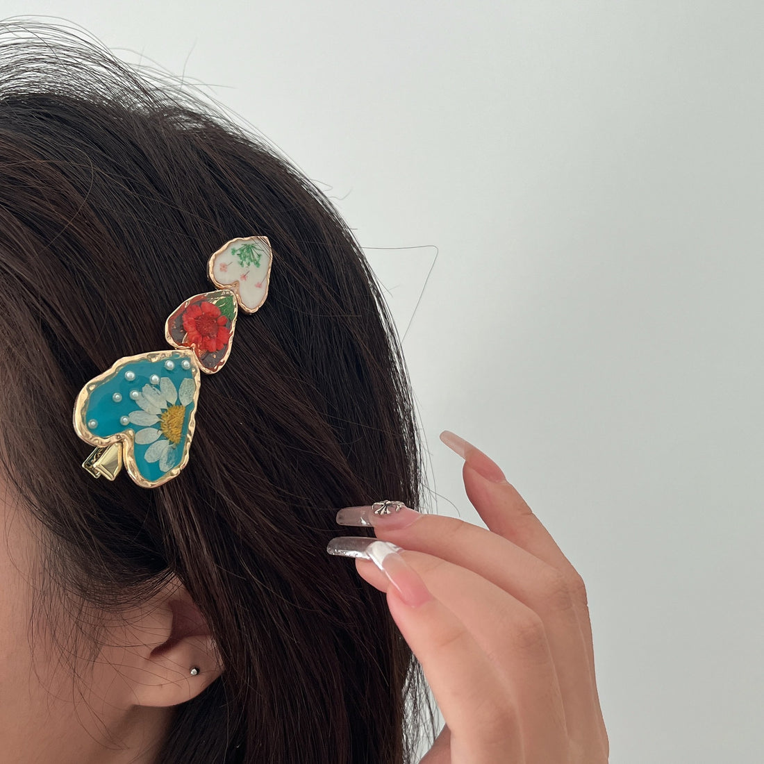 Amena Enamel Flower Duckbill Clip [D6M78SYC]