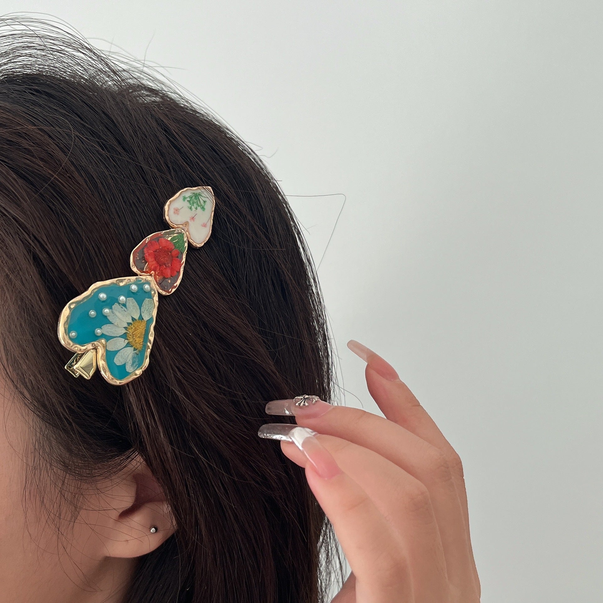 Amena Enamel Flower Duckbill Clip [D6M78SYC]