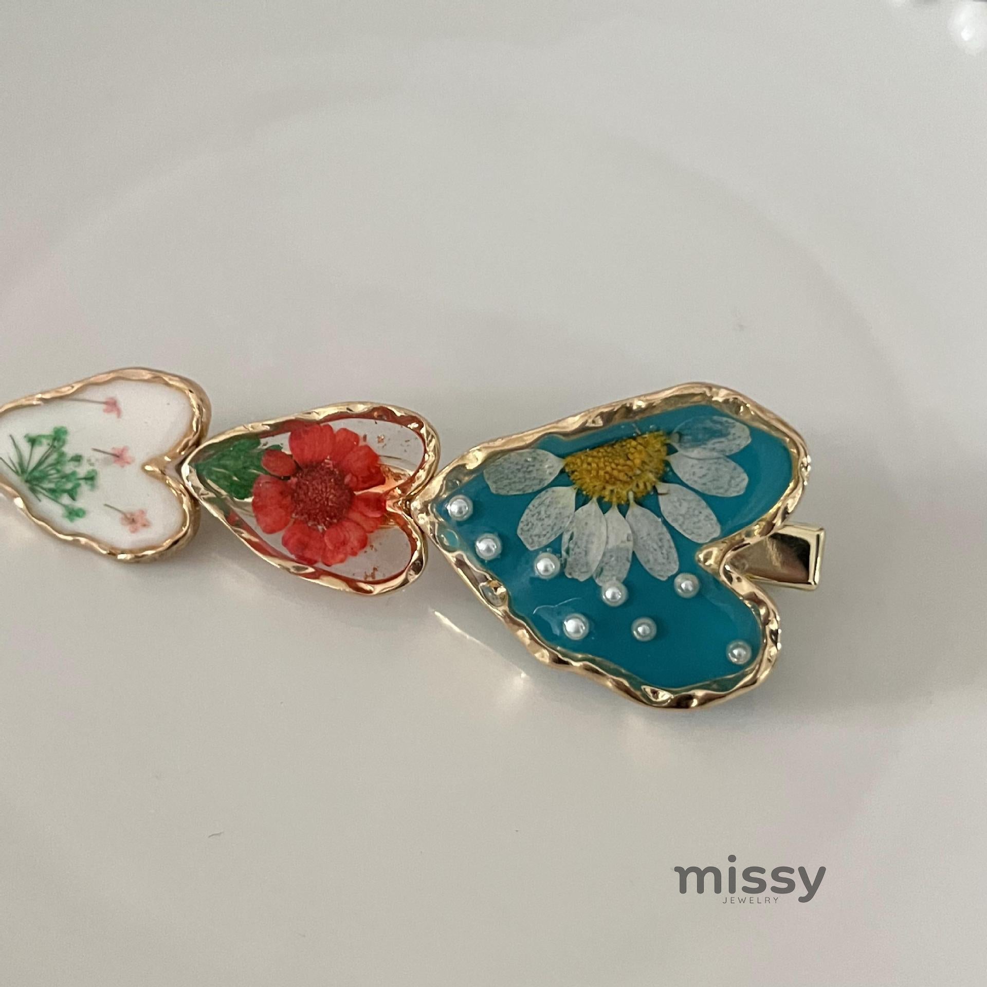 Amena Enamel Flower Duckbill Clip [L7JSYL7K]