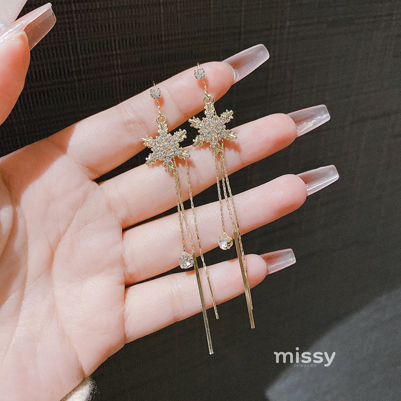 Anahita Snowflake Drop Earrings [GO3NU7WD]