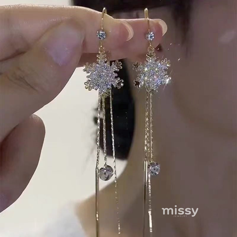 Anahita Snowflake Drop Earrings [72YDIYP7]