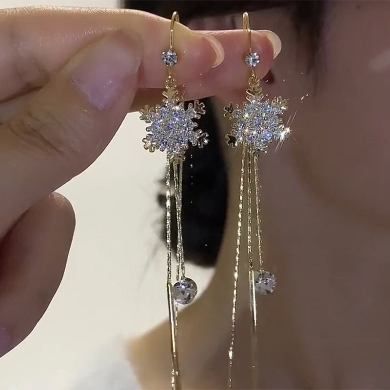 Anahita Snowflake Drop Earrings [GO3NU7WD]