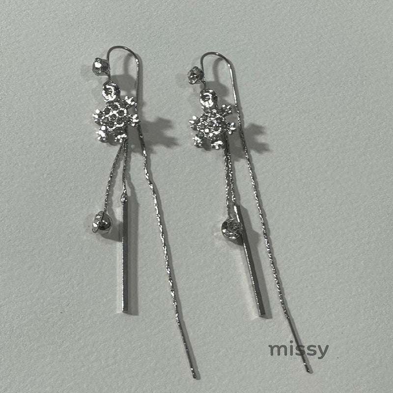 Anahita Snowflake Drop Earrings [GQN43Q8I]