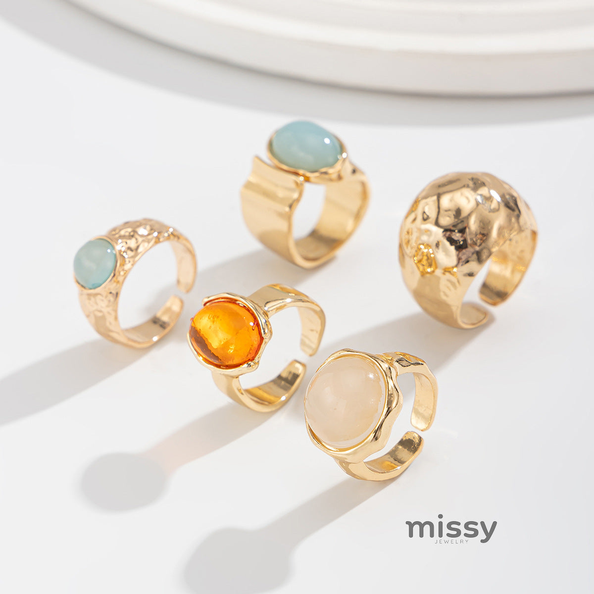 Anela Sculpted Acrylic Ring [5CVYIIXO]