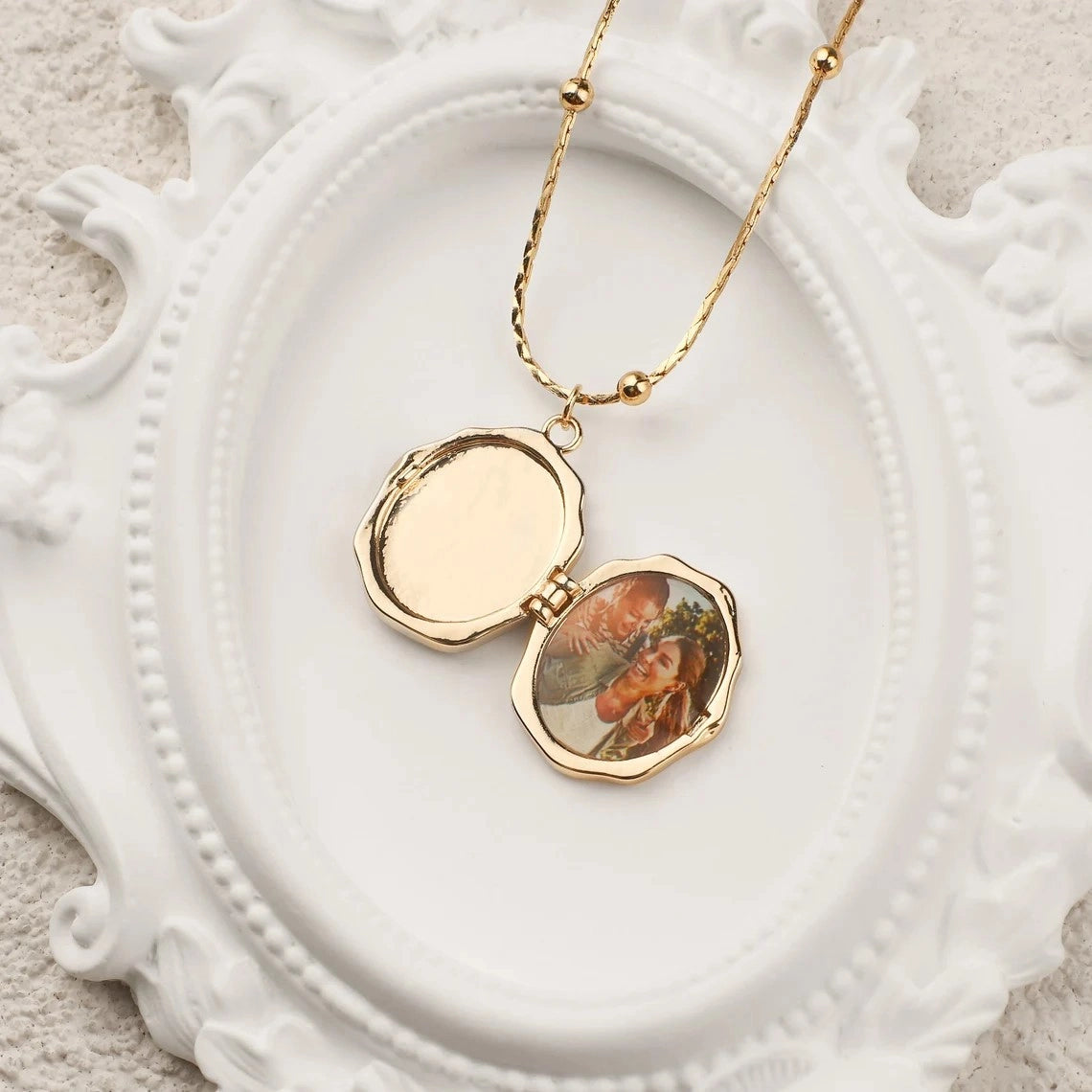 Angel Locket Pendant Necklace [ST31YRVV]