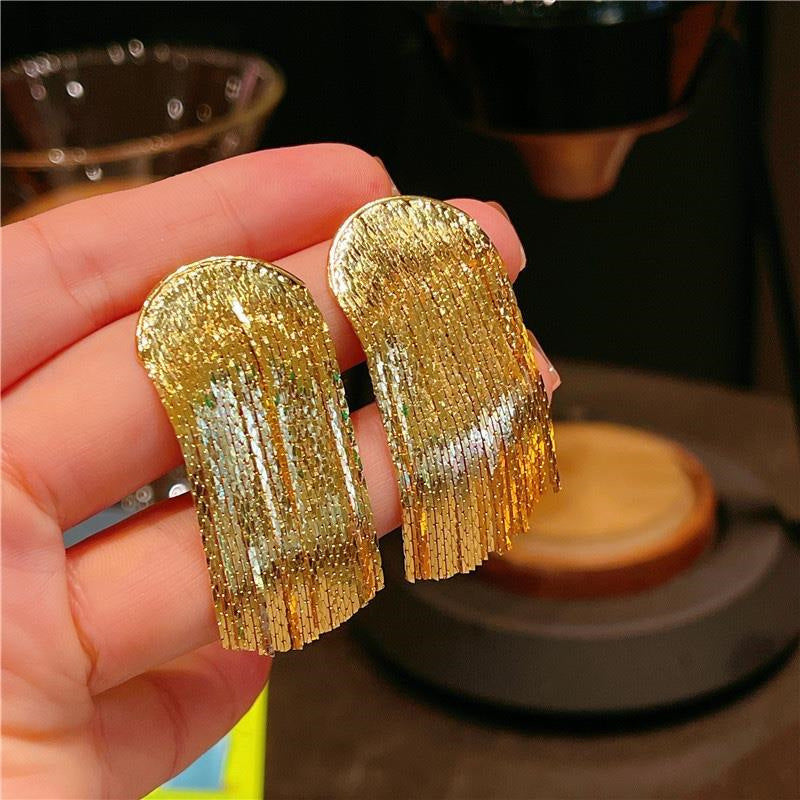 Annagrace Curved Tassel Chain Earrings [SHQ34A3U]