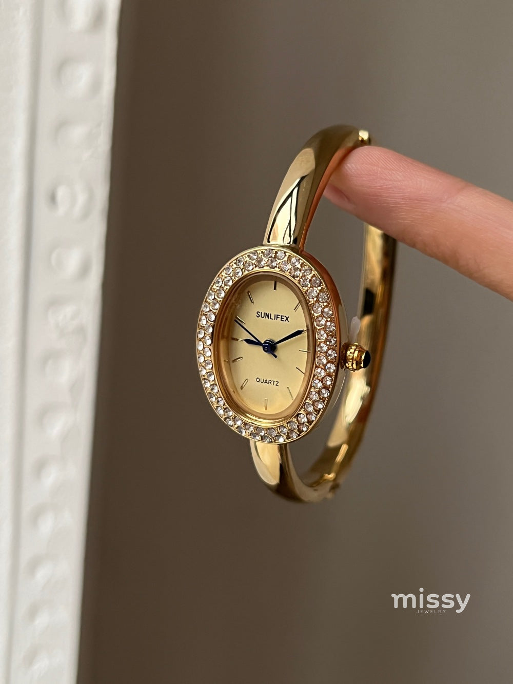 Anorah Diamond Oval Bracelet Watch [ZRDR213R]