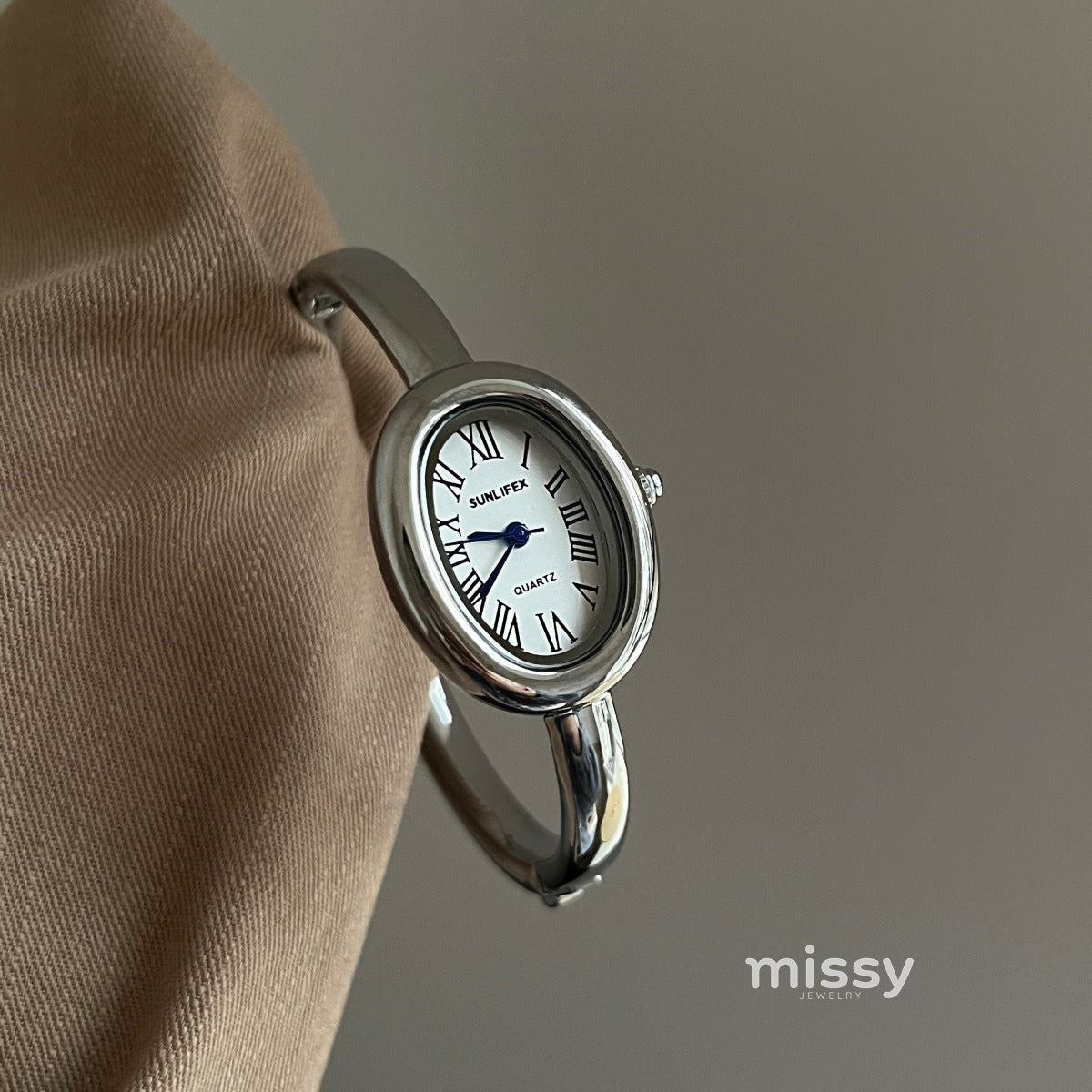Anorah Diamond Oval Bracelet Watch [48TJ2SPR]