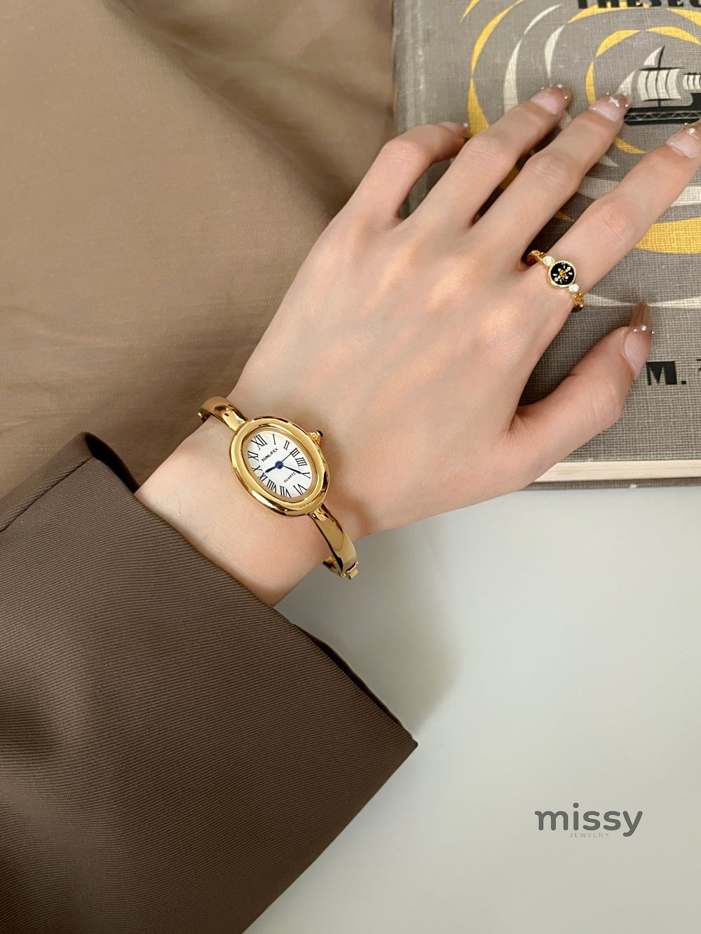 Anorah Diamond Oval Bracelet Watch [H02ZK2SY]