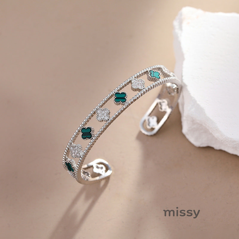 Arianny Sparkling Clover Bracelet [X02DKDRF]