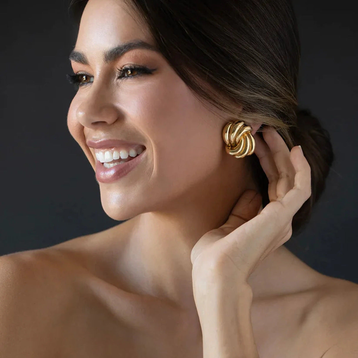 Ariyah Gold Wave Earrings