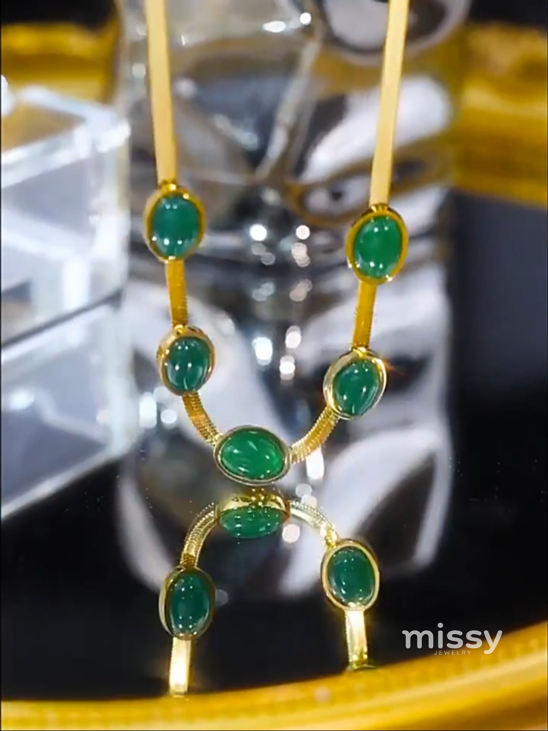 Arlowe Emerald Waterdrop Necklace
