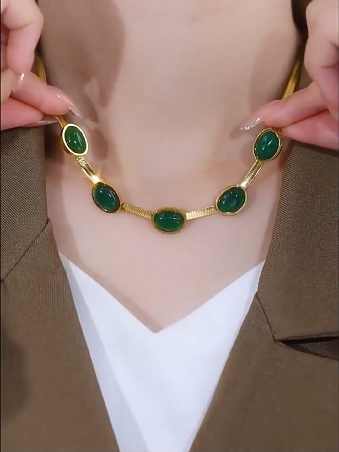 Arlowe Emerald Waterdrop Necklace