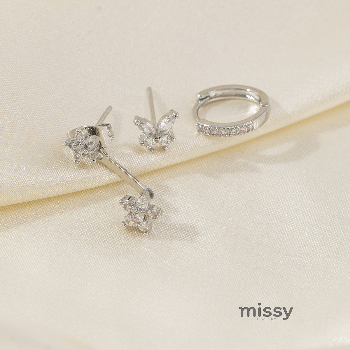Aryia Floral Butterfly Earrings [U0L15577]