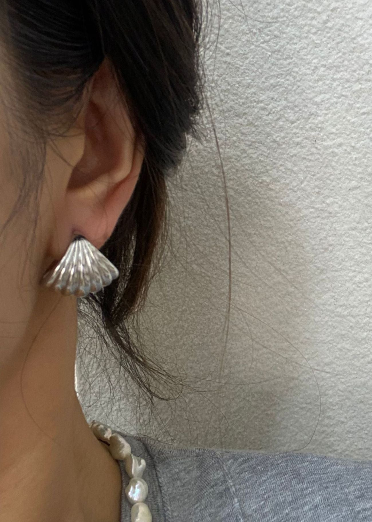 Audree Textured Shell Hoops [0O2P150J]