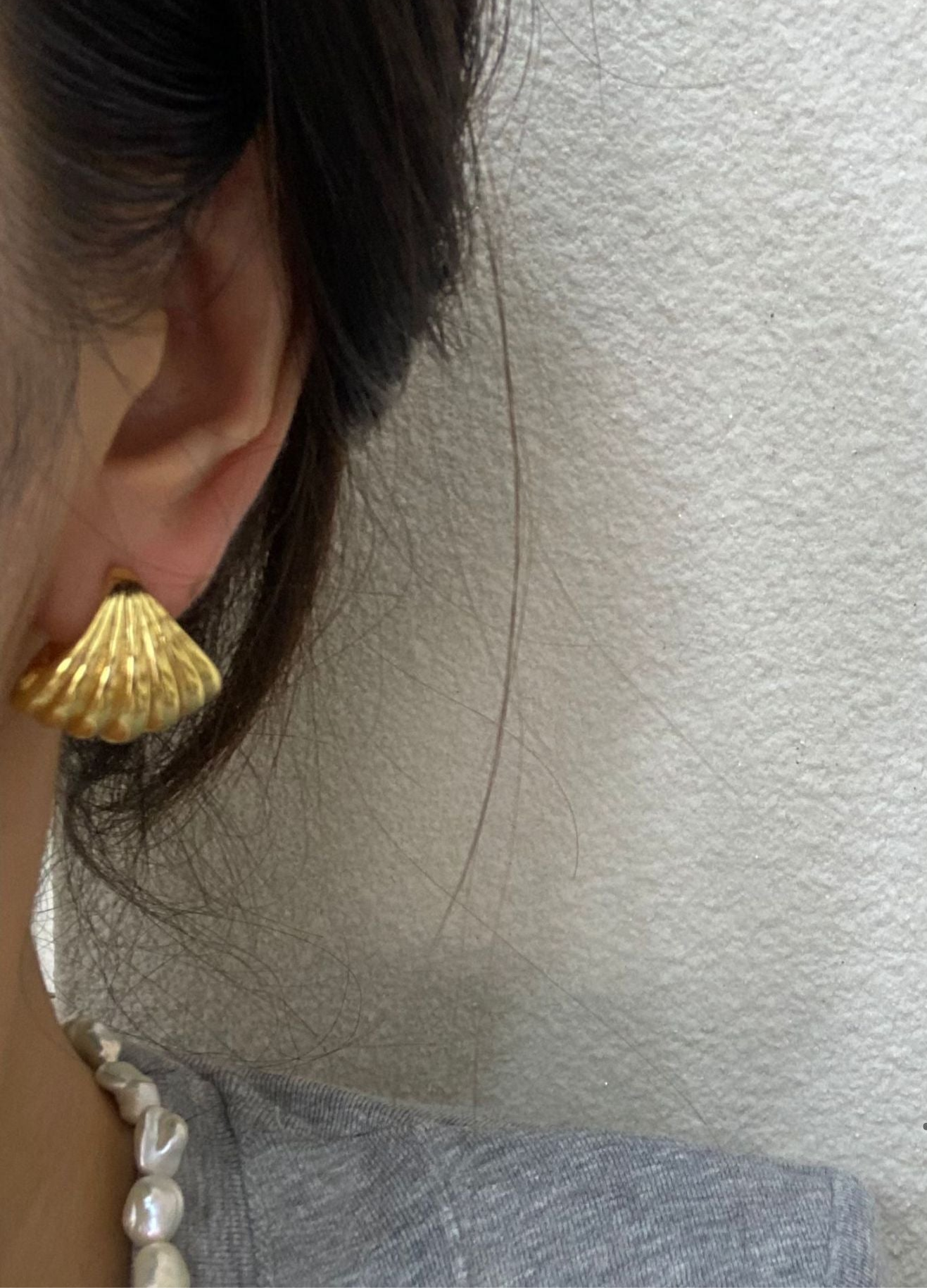 Audree Textured Shell Hoops [5HSCSJNP]