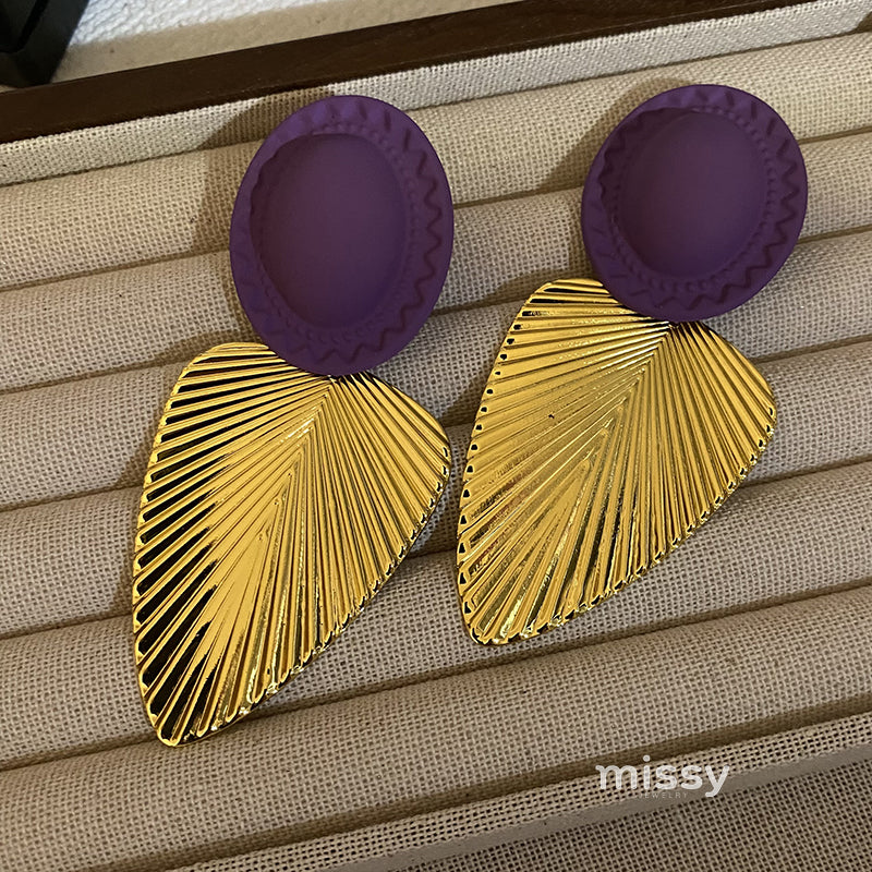 Auri Gilded Leaf Drop Earrings [ECP5GBF5]