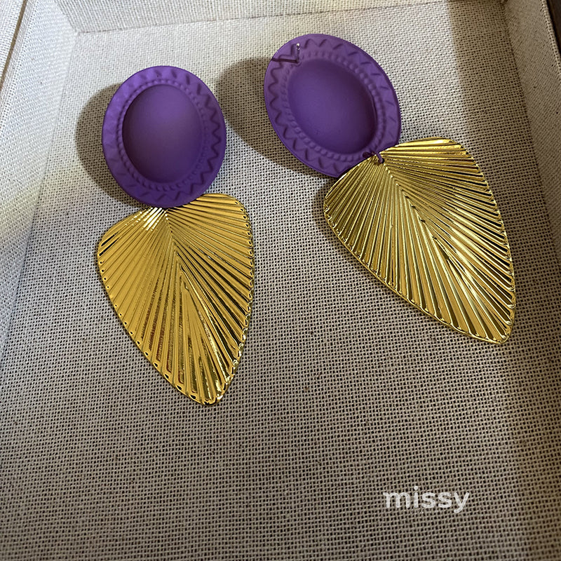 Auri Gilded Leaf Drop Earrings [T7OQSLZI]