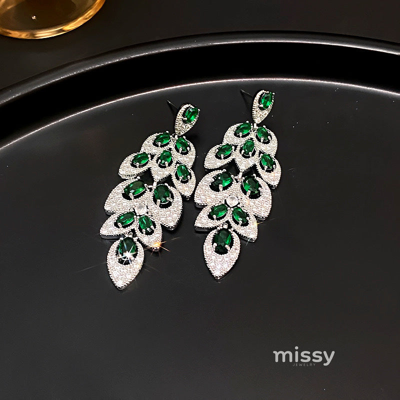 Avangeline Zircon Leaf Earrings [T3PE9RKG]