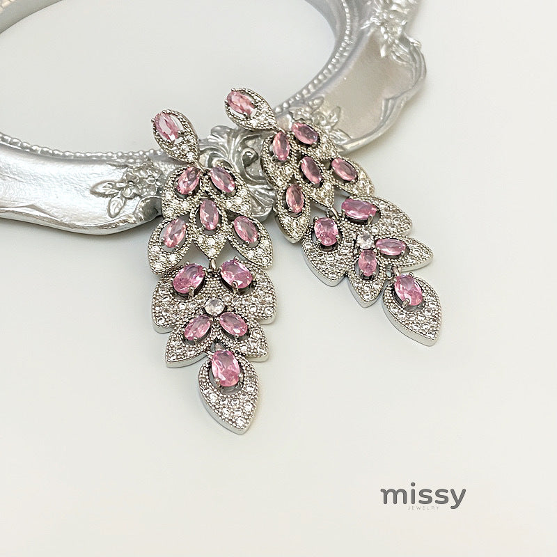 Avangeline Zircon Leaf Earrings [UY72R2BZ]