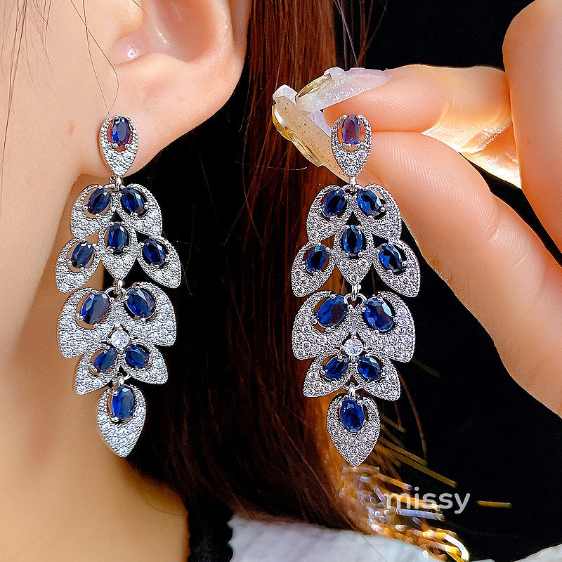 Avangeline Zircon Leaf Earrings [66583Y40]