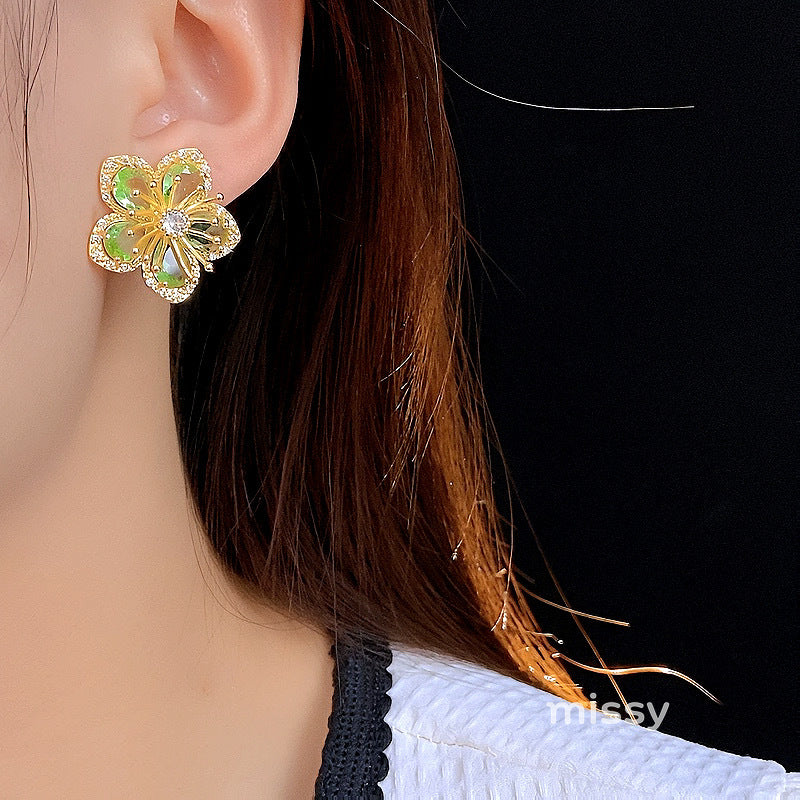 Avni Zircon Flower Earrings [4QQPCTZL]