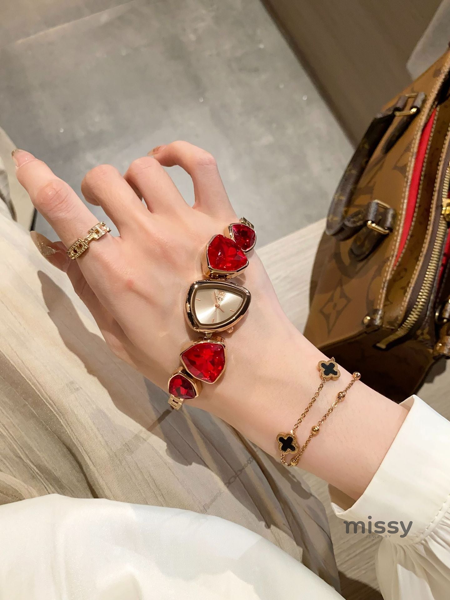 Aylee Sculpted Steel Watch [9JY7LDK9]