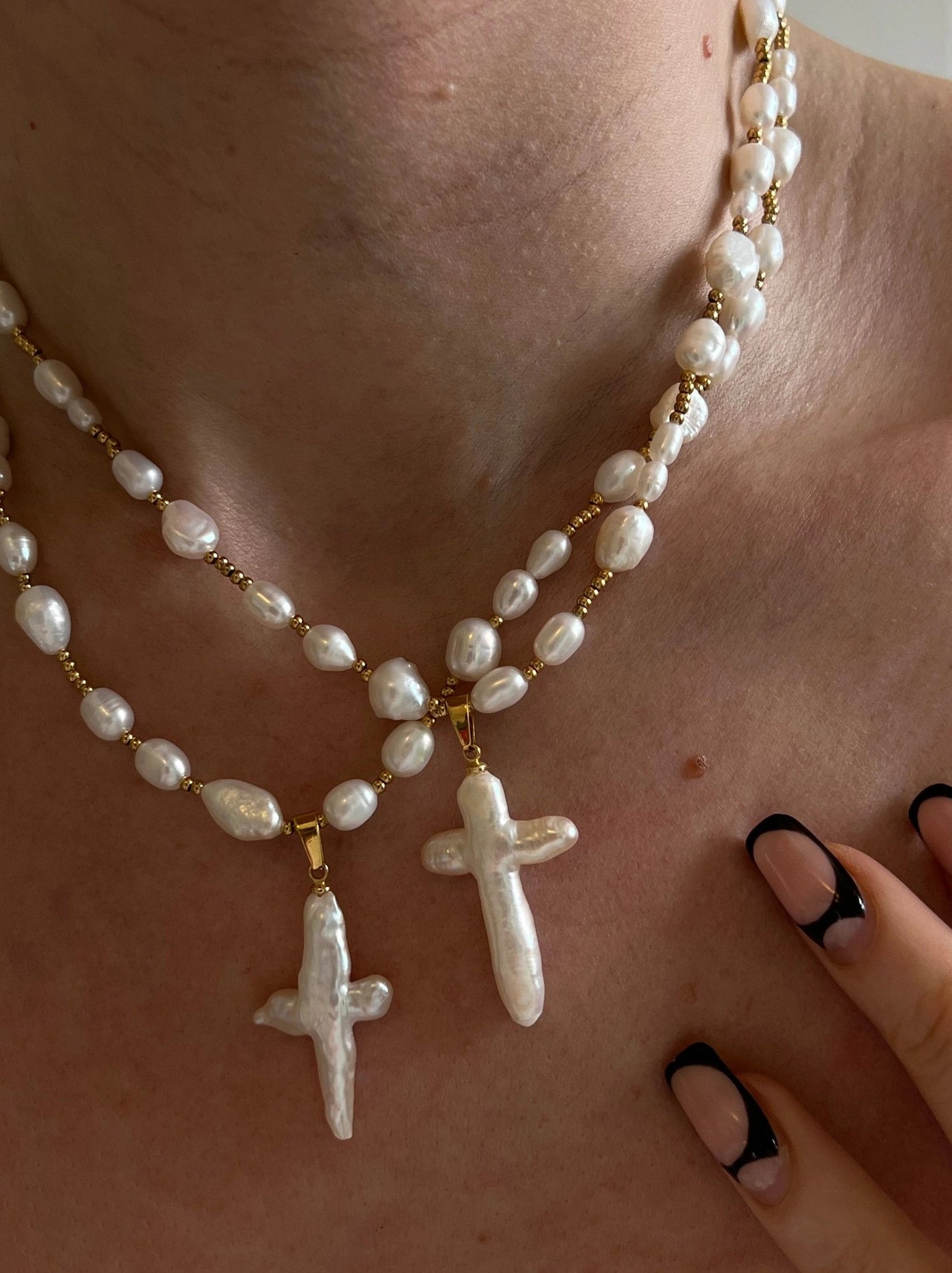 Baroque Pearl Cross Pendant Necklace [UKMPWT18]