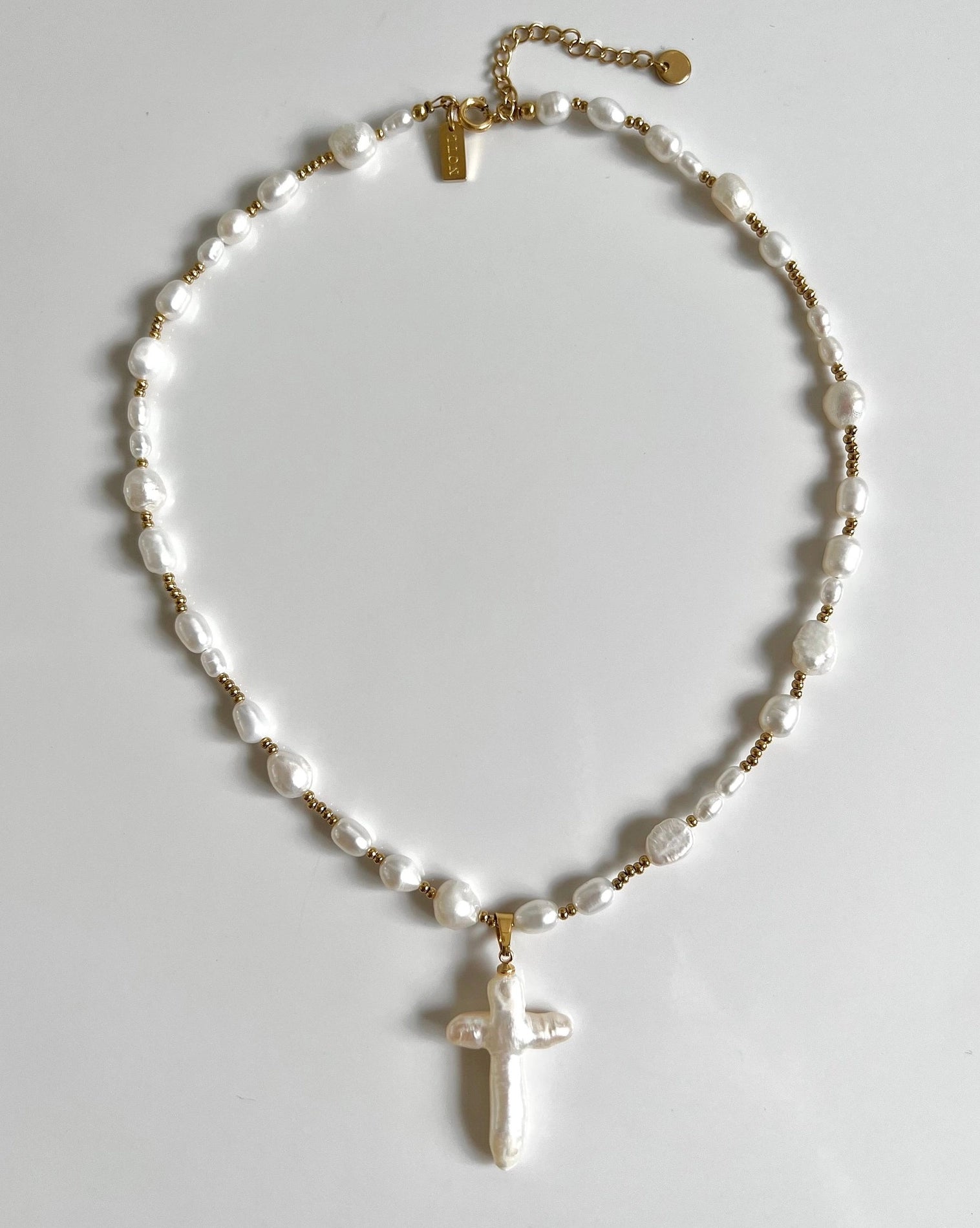 Baroque Pearl Cross Pendant Necklace [KZW48E6F]
