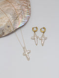 Baroque Pearl Cross Pendant Necklace [VAO1V8MK]