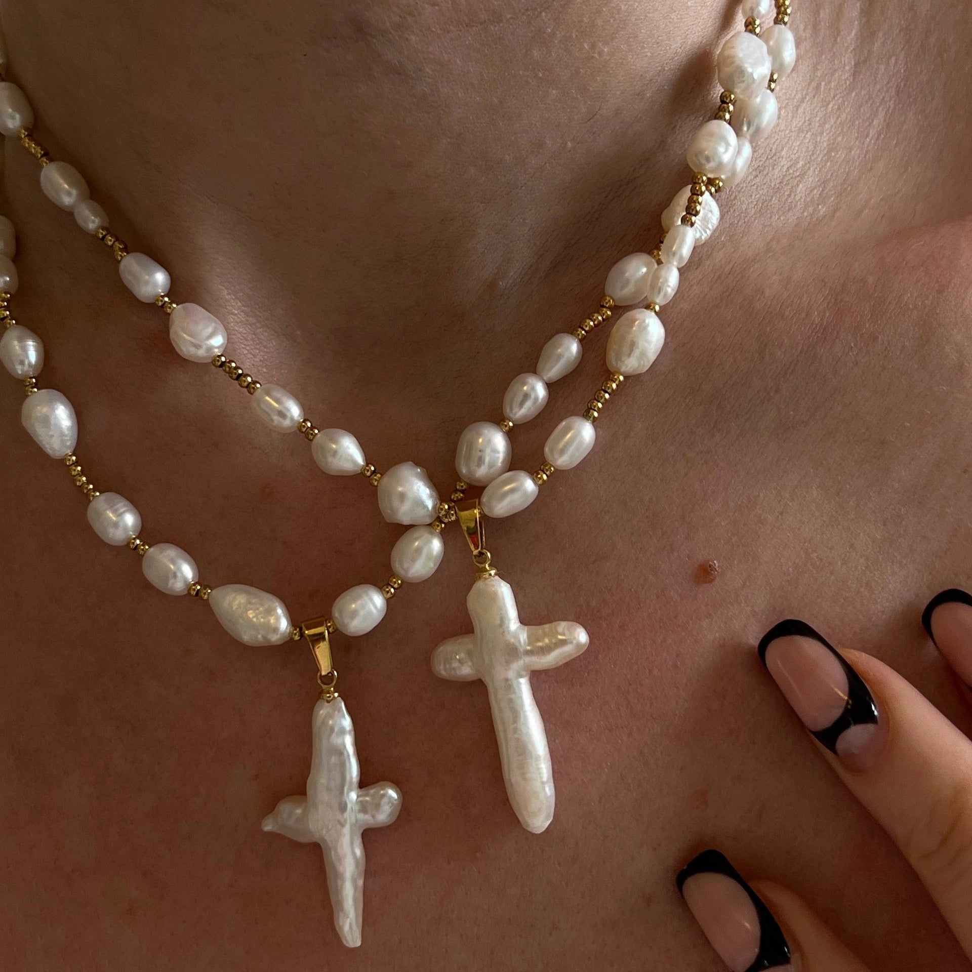 Baroque Pearl Cross Pendant Necklace [E43Q23W4]