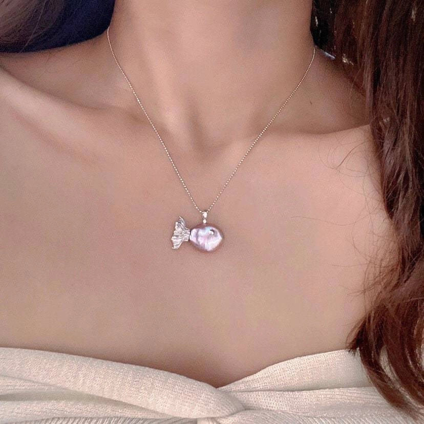 Baroque Pearl Fish Pendant Necklace [YP02B5XC]