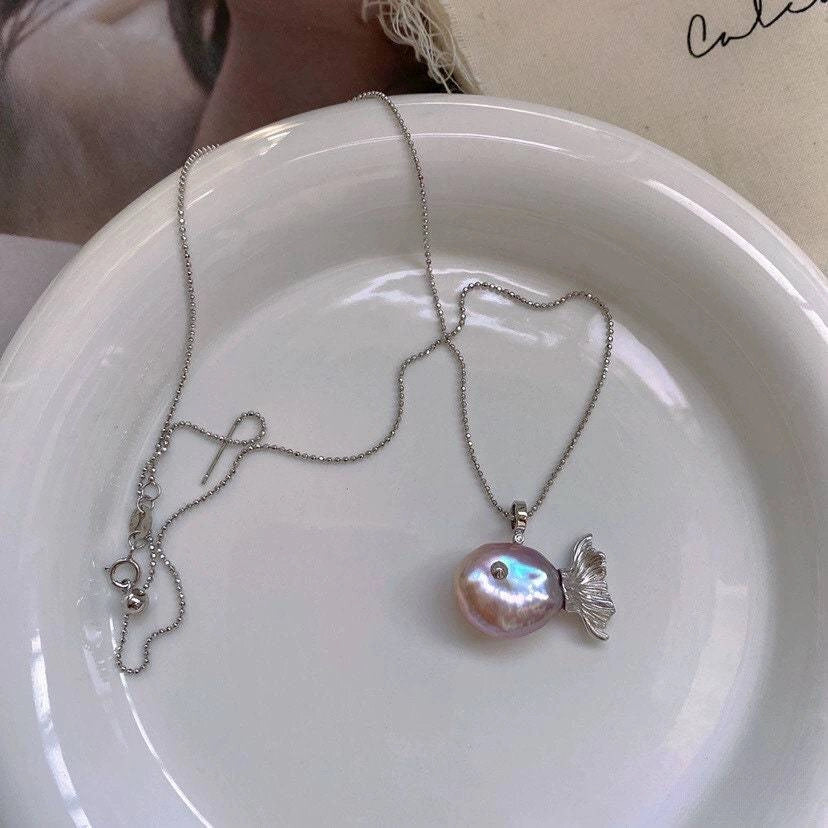 Baroque Pearl Fish Pendant Necklace [BRXF009I]
