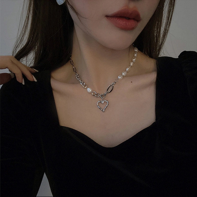 Baroque Pearl Heart Pendant Necklace [RI6ISC3Q]