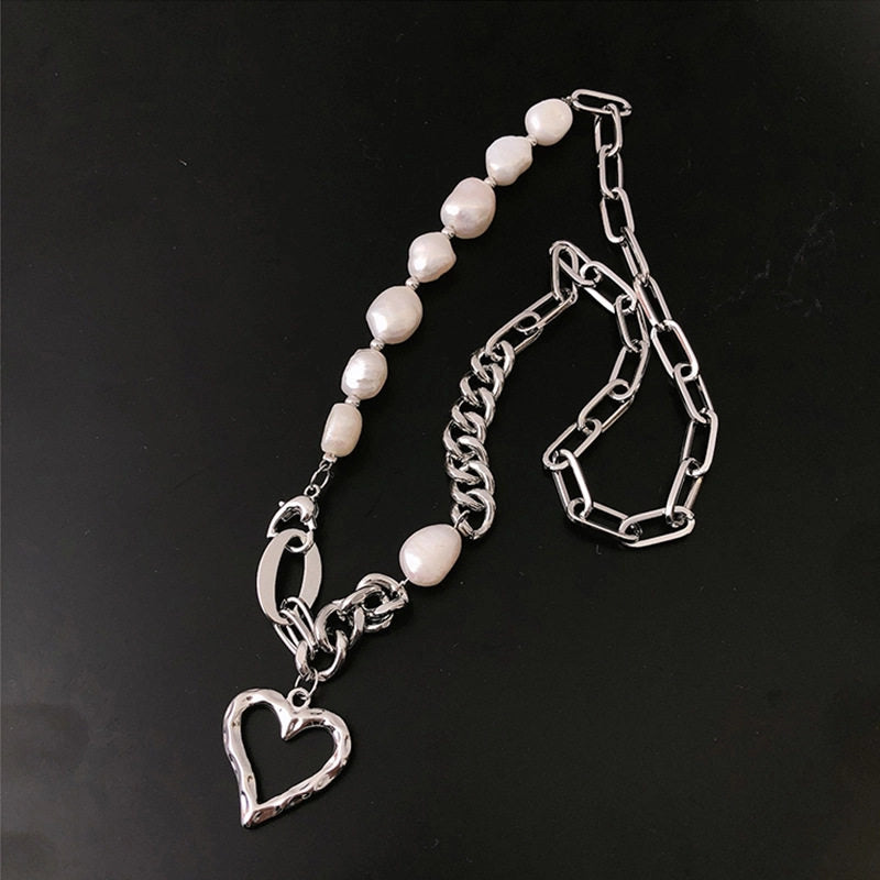 Baroque Pearl Heart Pendant Necklace [R5T6NH81]