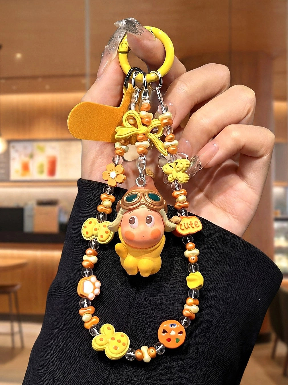 Beaded Phone Charm Wrist Strap [XIH7WXH4]