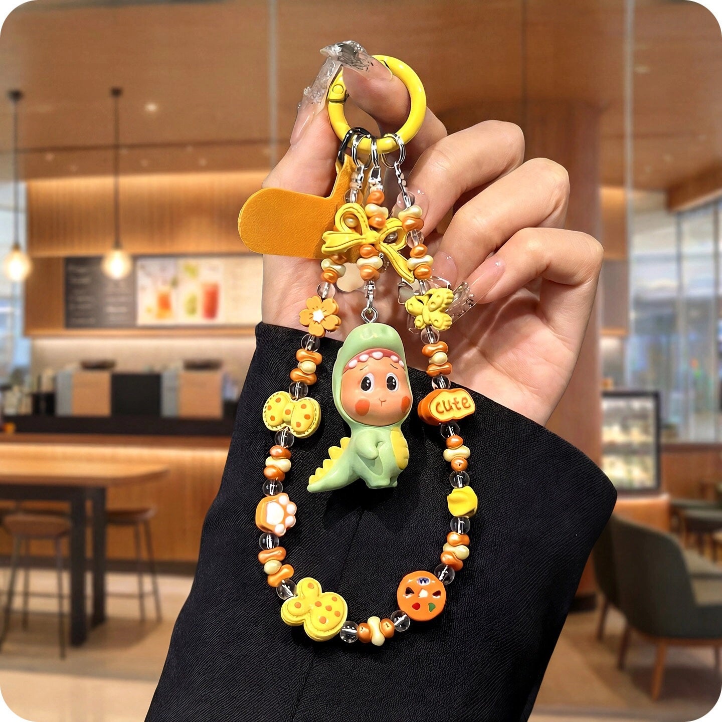 Beaded Phone Charm Wrist Strap [XB6PTQDX]