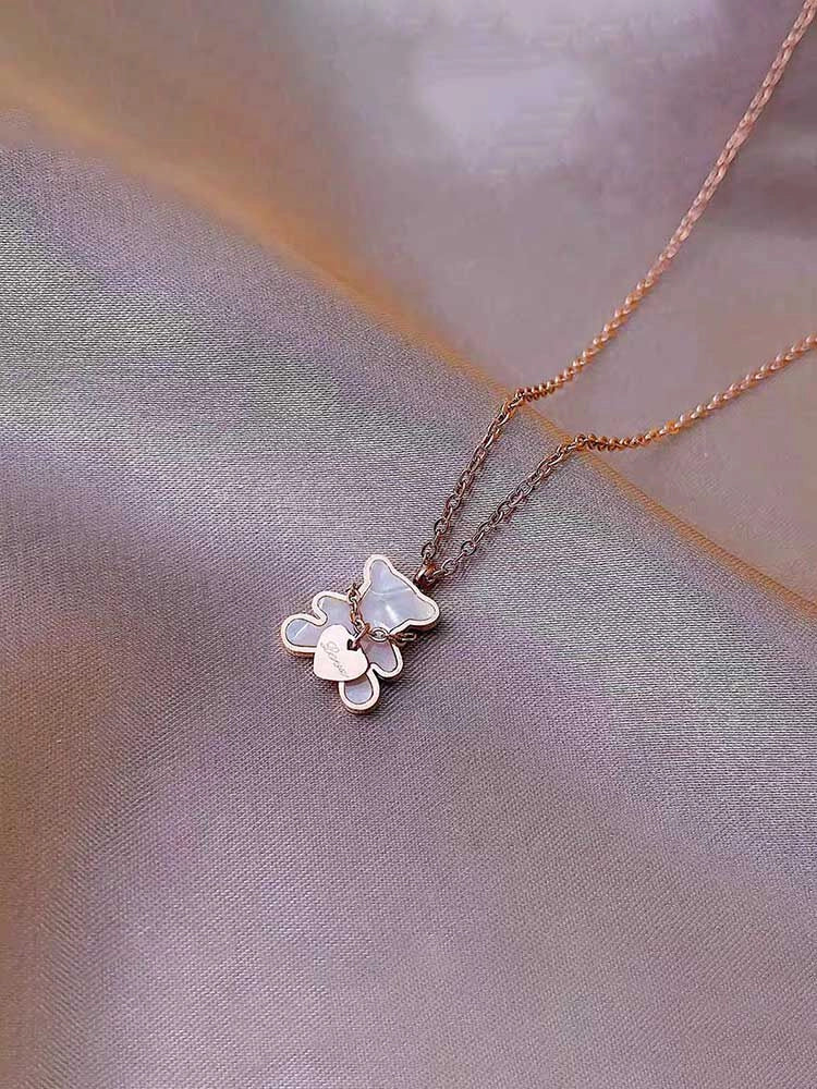 Bear Pendant Necklace [IXS7FMKM]