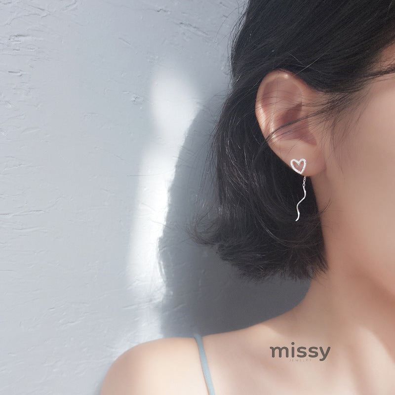 Bellarose Wavy Heart Tassel Earrings [U1PILA8G]