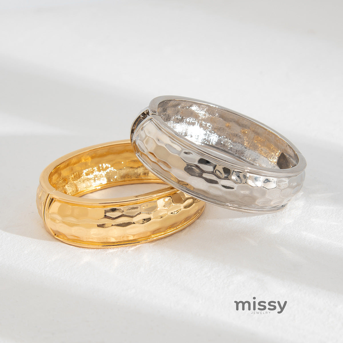 Beverly Spring Cuff Bracelet [UST42PZX]