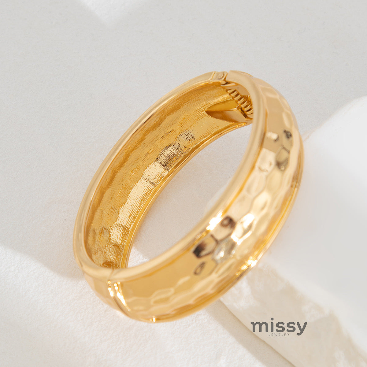 Beverly Spring Cuff Bracelet [1OI8L7FE]