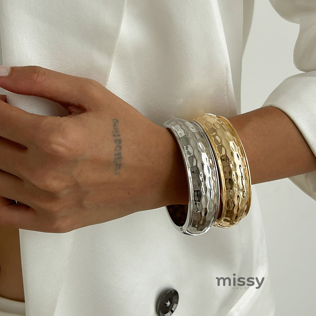 Beverly Spring Cuff Bracelet [8KU7R6IG]